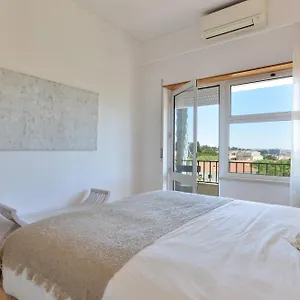 https://apt-sea-view-cascais.hotels-lisbon-portugal.com